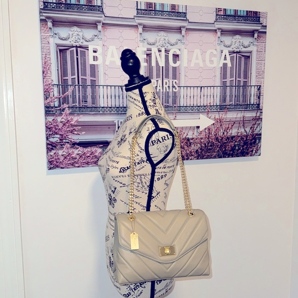 Moncrief Cathryn - Picture 2 of 14